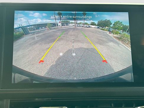 Used 2024 Jeep Wrangler Unlimited Sahara AWD/4WD image 13