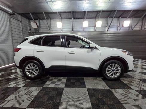 Used 2021 Ford Escape SE w/ Convenience Package image 9
