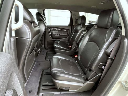 Used 2011 Chevrolet Traverse LT w/ Personal Connectivity Package image 19