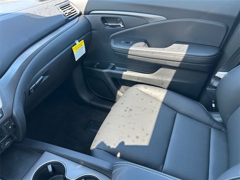 New 2025 Honda Ridgeline RTL image 24