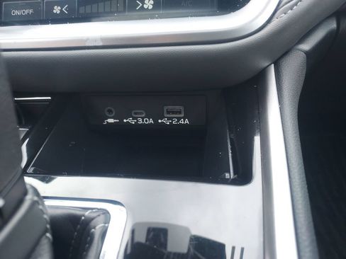 Certified 2025 Subaru Outback Onyx Edition AWD/4WD image 18