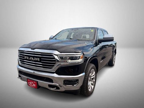 Used 2024 RAM 1500 Limited AWD/4WD image 2