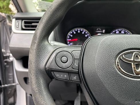 Used 2020 Toyota RAV4 LE w/ All Weather Liner Package FWD image 21