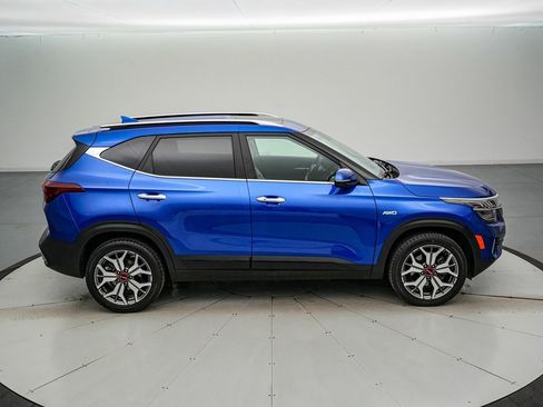 Used 2023 Kia Seltos SX w/ SX Sunroof Package image 3