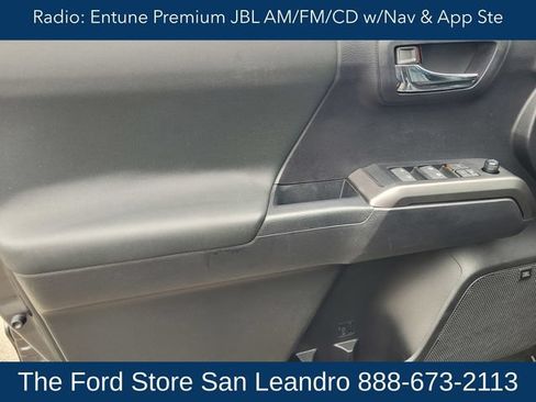Used 2021 Toyota Tacoma TRD Off-Road w/ TRD Premium Off Road Package AWD/4WD image 19