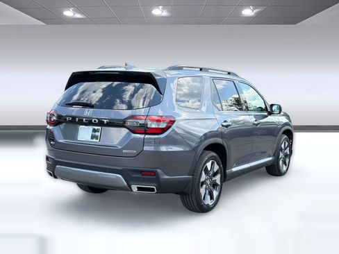 New 2026 Honda Pilot Touring image 8
