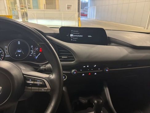 Used 2021 MAZDA MAZDA3 s image 11