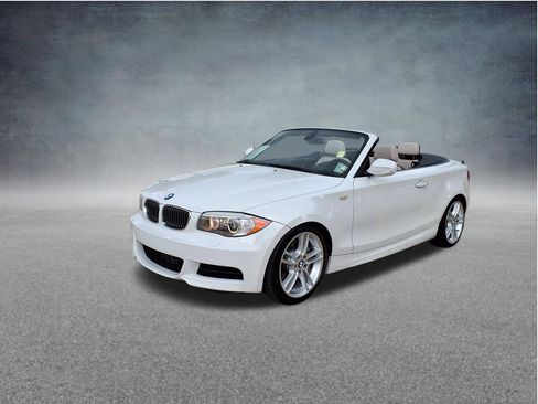 Used 2013 BMW 135i Convertible RWD image 2
