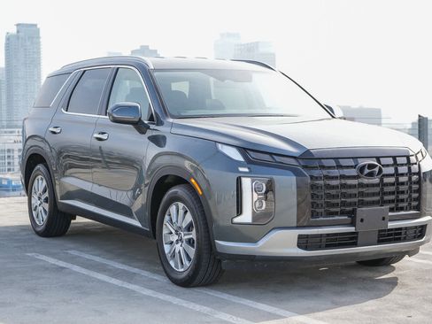 Used 2025 Hyundai Palisade SEL FWD image 3