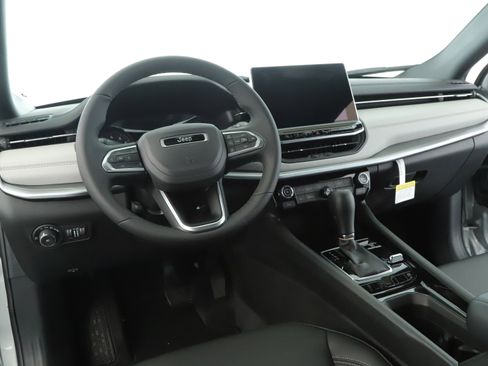 Used 2026 Jeep Compass Limited image 2