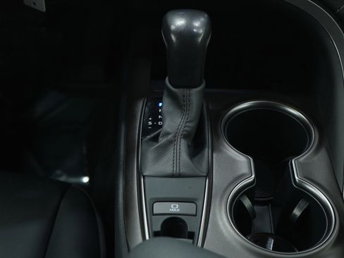 Used 2021 Toyota Camry SE w/ Cold Weather Package image 16