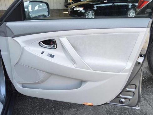 Used 2011 Toyota Camry LE image 25