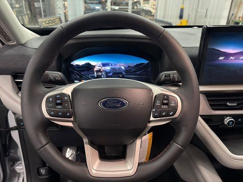 New 2026 Ford Explorer Active w/ Active Comfort Package image 19