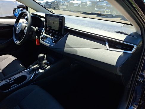 Used 2023 Toyota Corolla LE FWD image 11