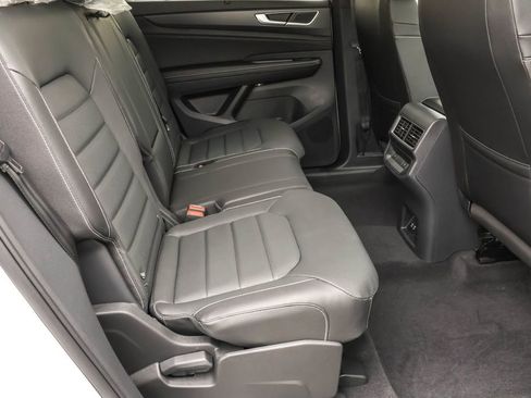 New 2026 Volkswagen Atlas Cross Sport SEL AWD/4WD image 39