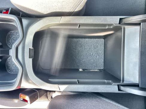 Used 2021 Toyota RAV4 LE w/ Carpet Mat Package (TMS) FWD image 27