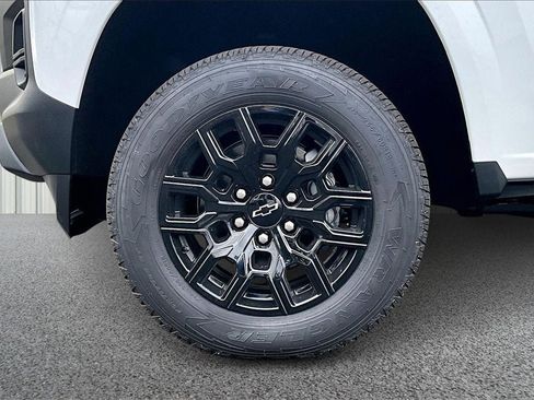 New 2026 Chevrolet Colorado W/T image 11