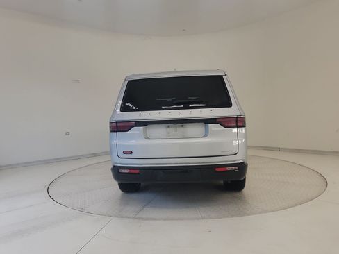 Used 2022 Jeep Wagoneer Series II w/ Premium Group I AWD/4WD image 8