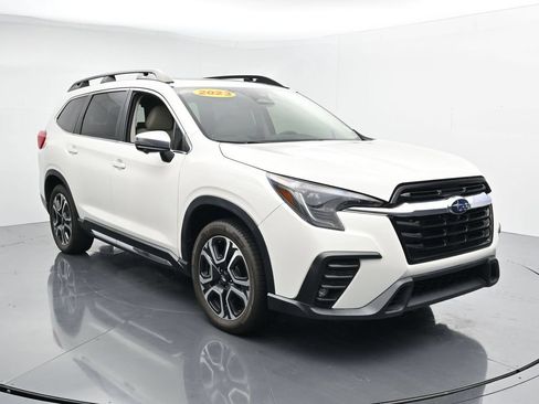 Used 2023 Subaru Ascent Limited w/ Technology Package AWD/4WD image 2