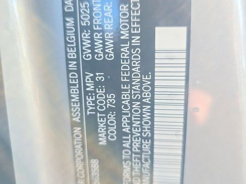 Used 2025 Volvo XC40 B5 Core image 30