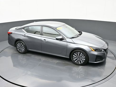 Used 2023 Nissan Altima 2.5 SV image 24