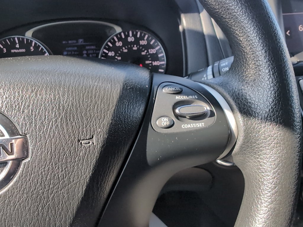 Used 2017 Nissan Pathfinder S AWD/4WD image 18