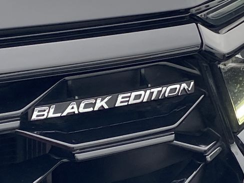Used 2025 Honda Pilot Black Edition image 5