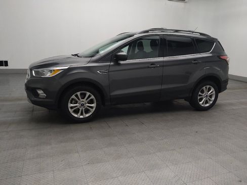 Used 2018 Ford Escape SE FWD image 2