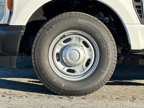 New 2026 Ford F250 XL image 19