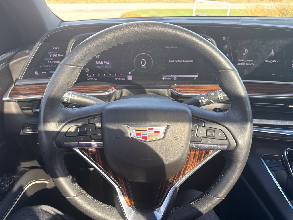 Used 2021 Cadillac Escalade Premium Luxury AWD/4WD image 9