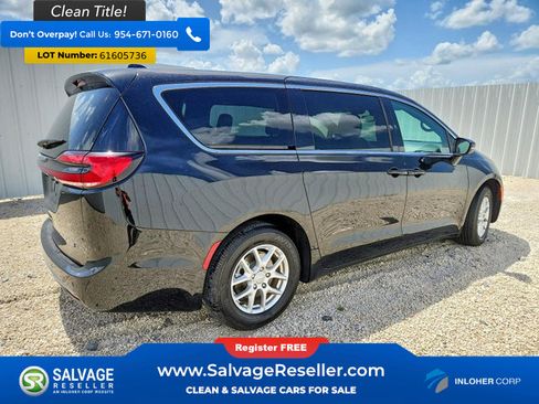 Used 2026 Chrysler Pacifica Select FWD image 4