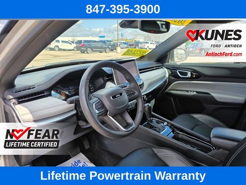 Used 2025 Jeep Compass Limited AWD/4WD image 15