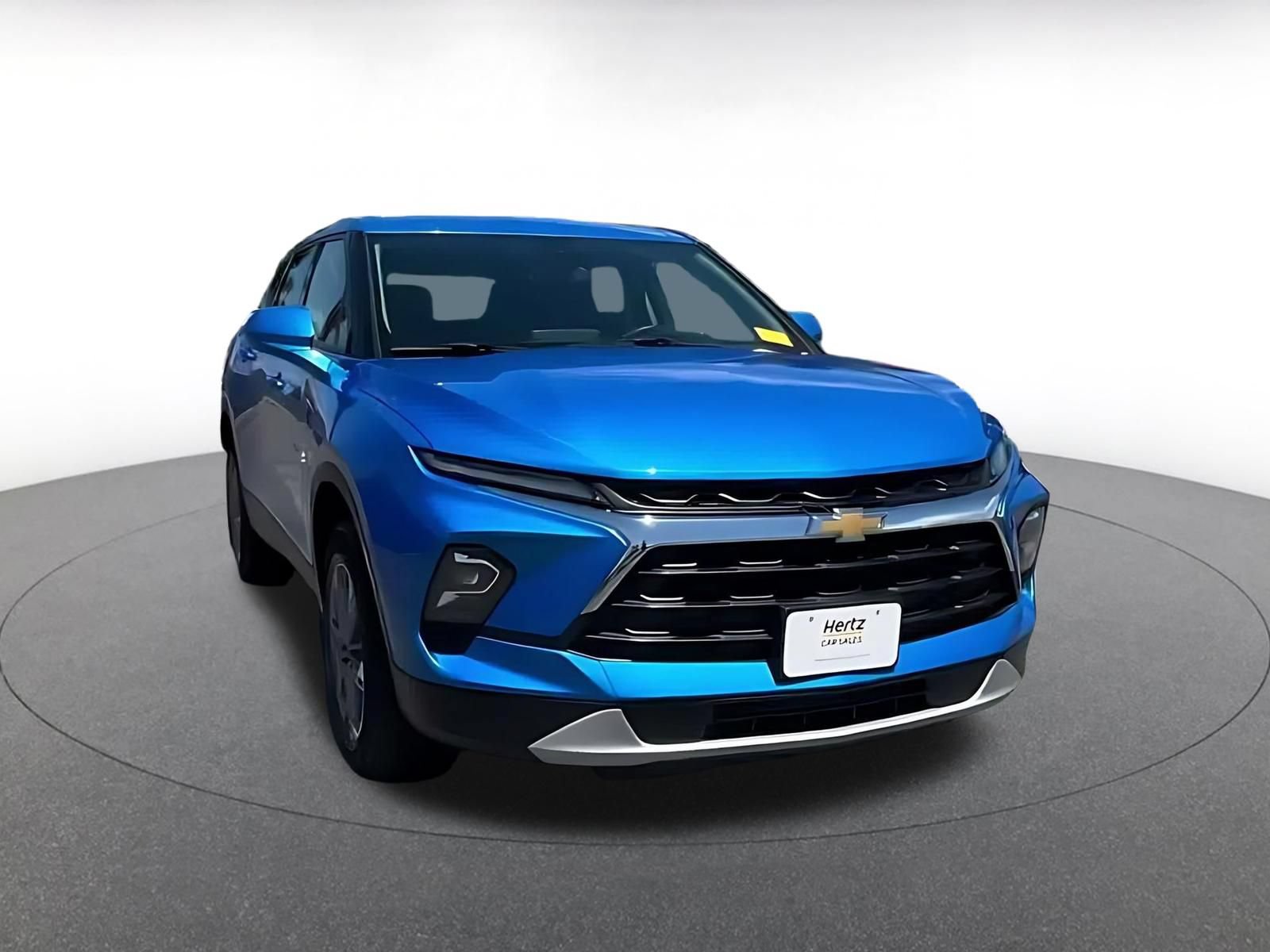 Used 2025 Chevrolet Blazer LT FWD image 3