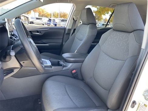 Used 2024 Toyota RAV4 XLE image 25