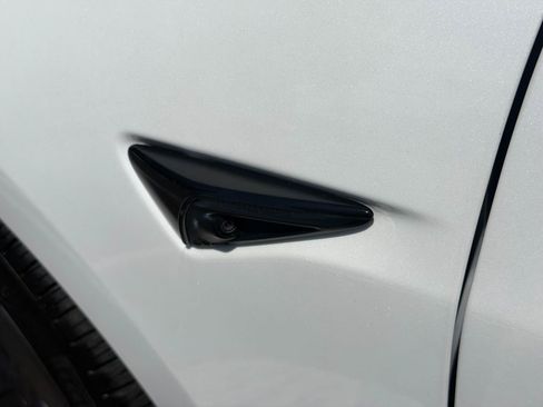 Used 2023 Tesla Model 3 Standard Range RWD image 9