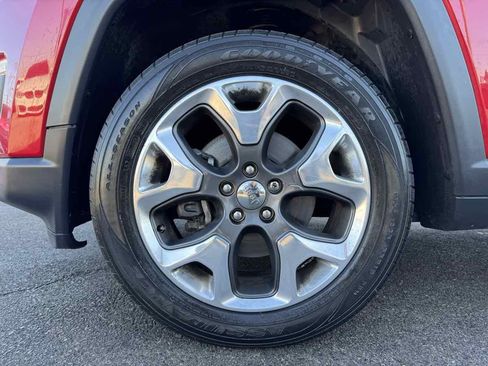 Used 2018 Jeep Compass Latitude w/ Popular Equipment Group image 9