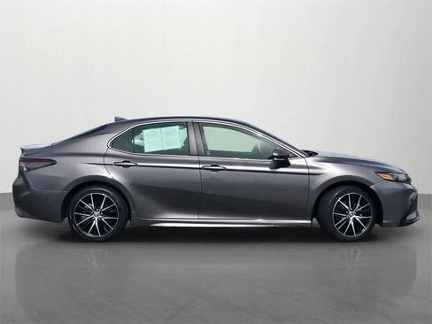 Used 2023 Toyota Camry SE image 7