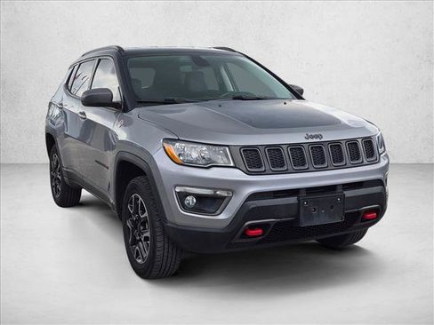 Used 2019 Jeep Compass Trailhawk AWD/4WD image 3