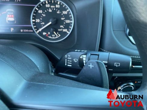 Used 2023 Nissan Rogue S FWD image 34