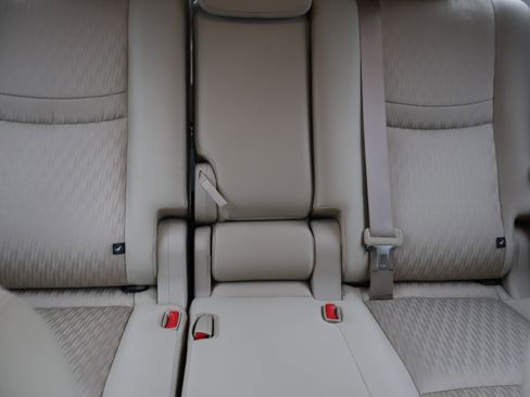 Used 2020 Nissan Rogue SV image 12