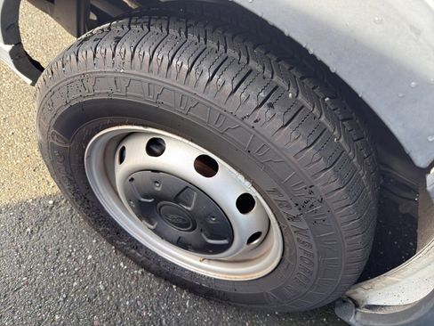 Used 2018 Ford Transit 150 XL image 16