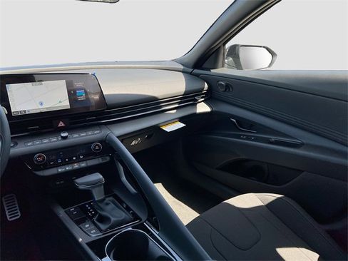 New 2025 Hyundai Elantra SEL image 22