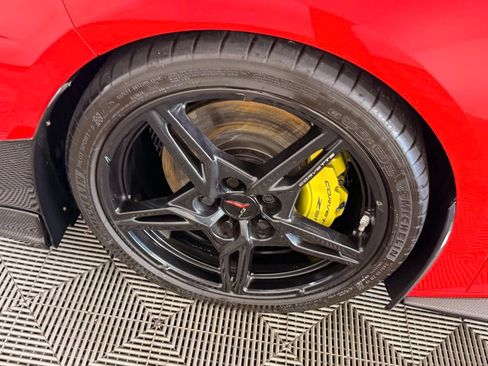 Used 2022 Chevrolet Corvette Stingray Preferred Cpe w/ Z51 Performance Package RWD image 24