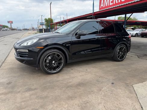 Used 2014 Porsche Cayenne S image 4