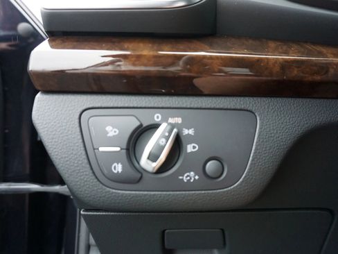 Used 2019 Audi Q5 2.0T Premium image 28