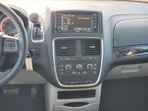 Used 2019 Dodge Grand Caravan SE w/ UConnect Hands-Free Group FWD image 20