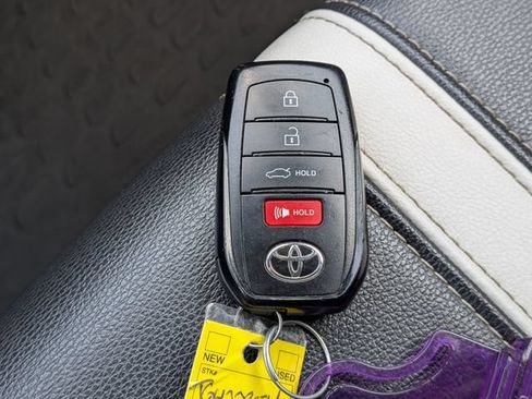 Used 2025 Toyota Camry SE FWD image 32