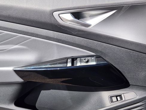 Used 2023 Volkswagen ID.4 Pro S image 12