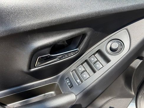 Used 2019 Chevrolet Trax LS AWD/4WD image 17