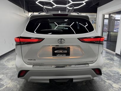 Used 2021 Toyota Highlander Platinum